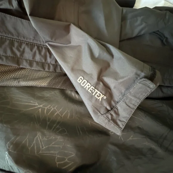 Northface Goretex Rain/Wind Jacket Shell + Inner Fleece.